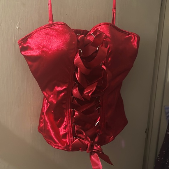 Sexy red corset top! - Picture 5 of 6